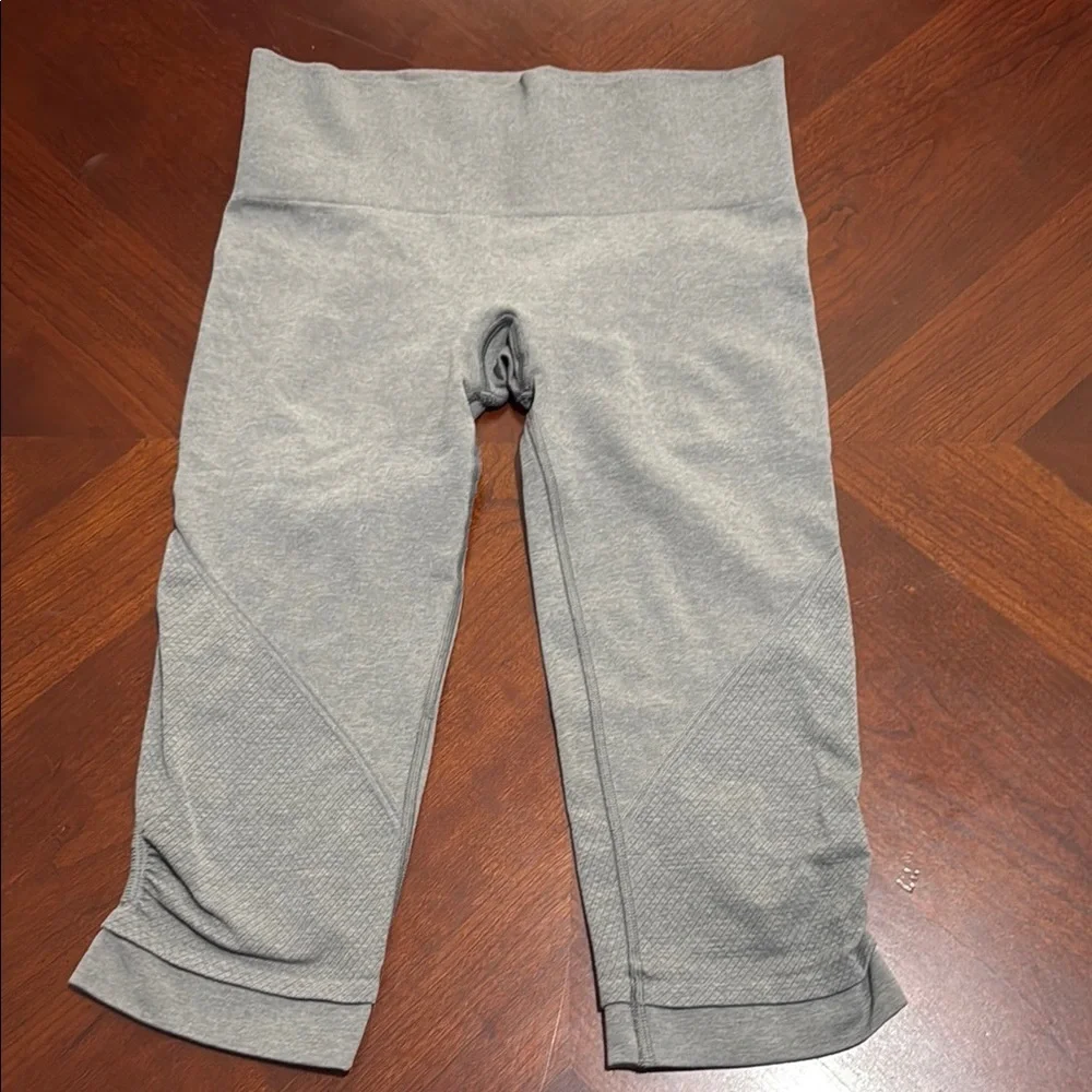 Lululemon Athletica Gray Leggings Soft knit awakening crop Taryn Toomey collect